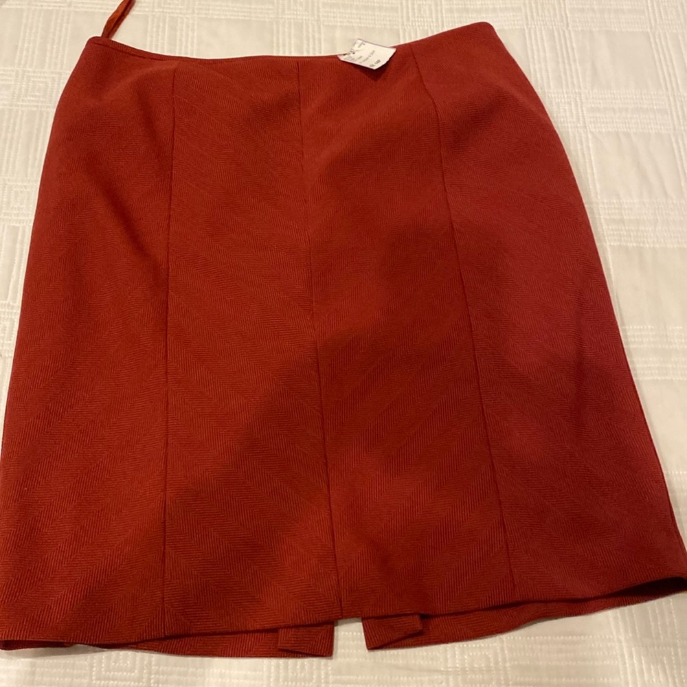 Jasper tweed skirt with a short split - size 14P. NWT